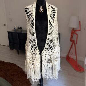 Vintage Hand Crochet White Cream Shawl Wrap With Fringe Boho Gypsy Hippie Funky